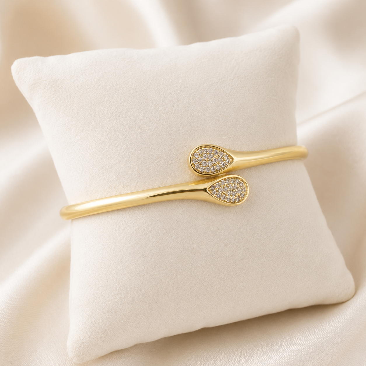 Diora Bangle