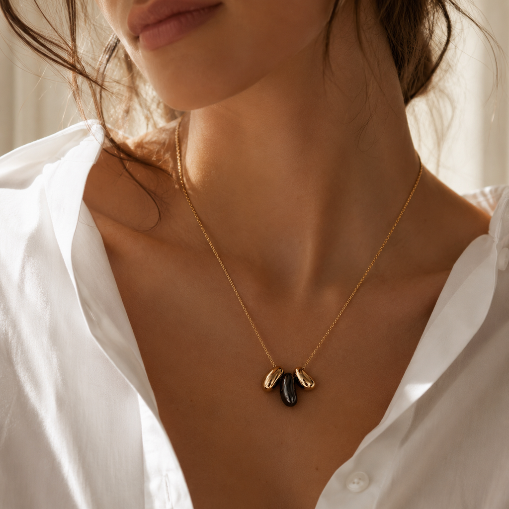 Noir Necklace
